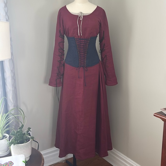 Armstreet Renaissance Medieval Long Sleeve Corset - Picture 2 of 4